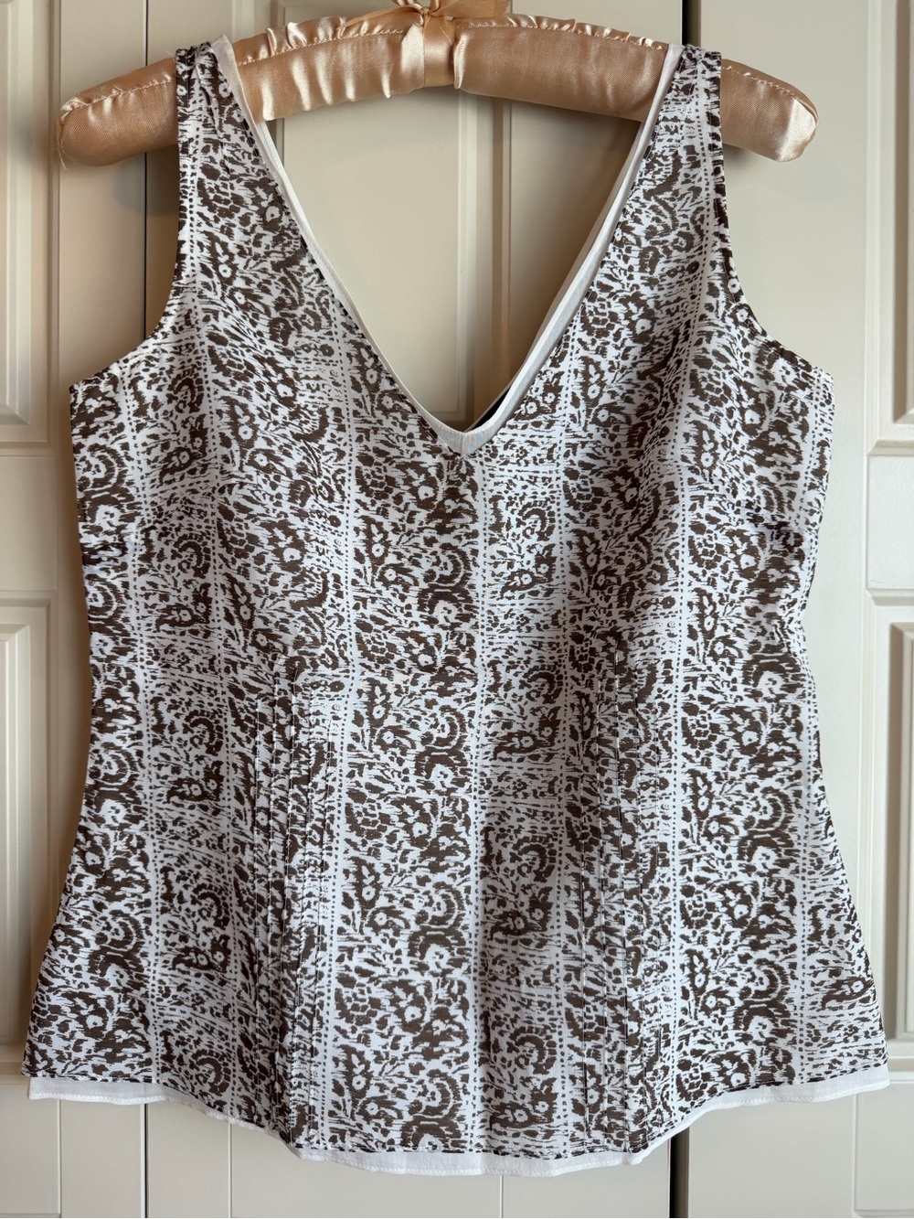 Eddie Bauer Brown & White V-Neck Patterned Tank Top, Sz S, lined
